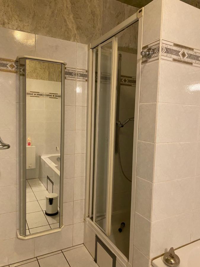 Central Shared Apartment, Friesenplatz Cologne Extérieur photo
