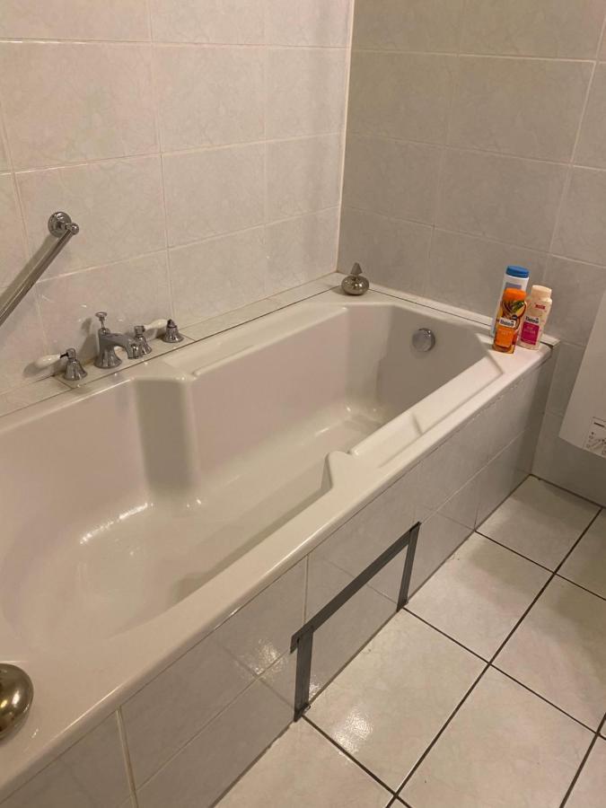 Central Shared Apartment, Friesenplatz Cologne Extérieur photo